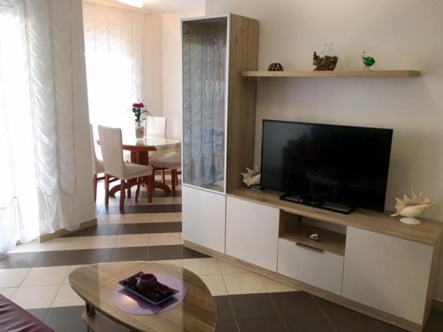 Apartment Mirella Umag Buitenkant foto